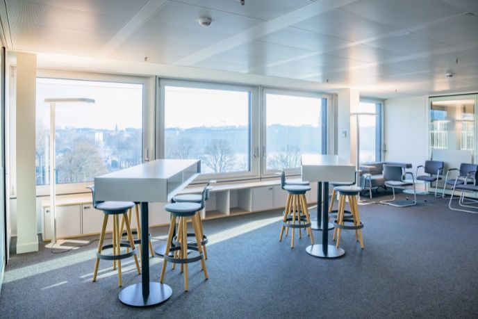 CASIS Kommunikationsbereich am Eingang